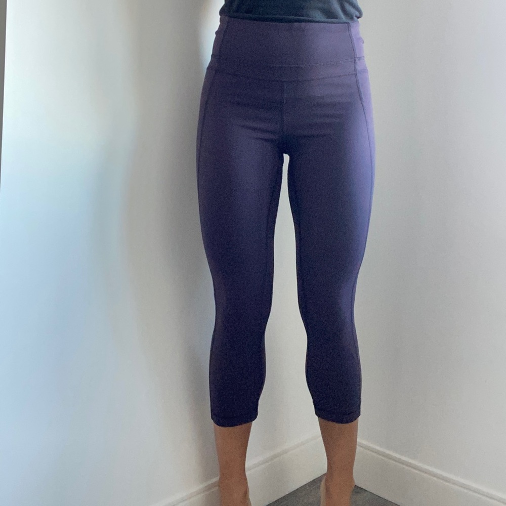 Lululemon burgundy cropped leggings